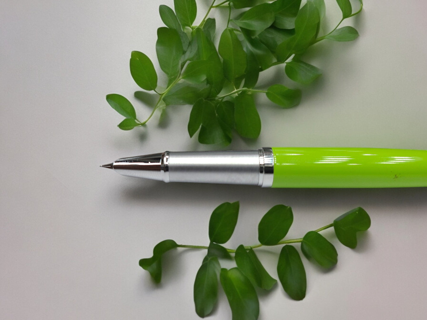 Limelight: A Vibrant and Stylish Fountain Pen