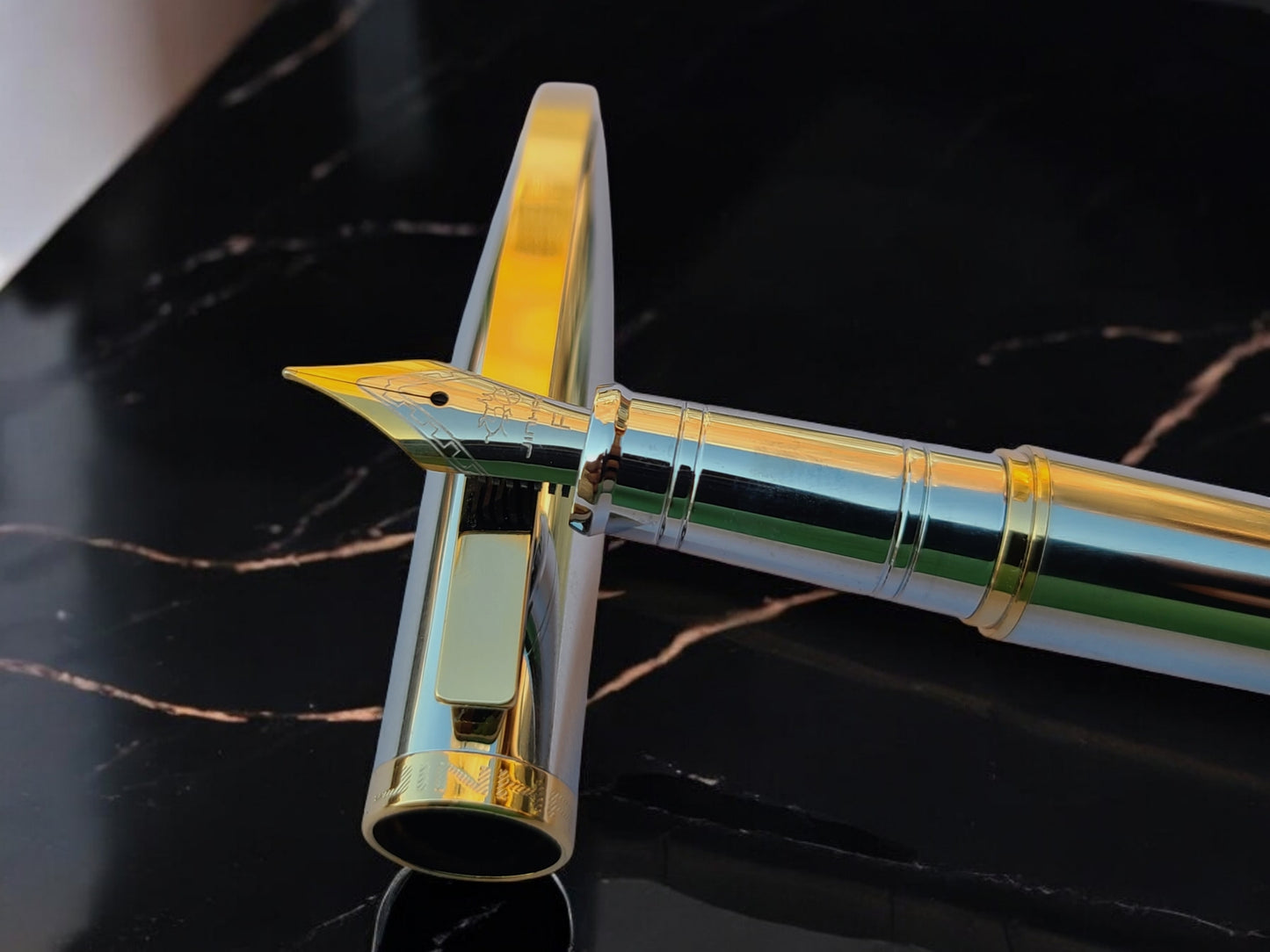 JinHao 156 Fountain Pen with Silver Body and Golden Parts