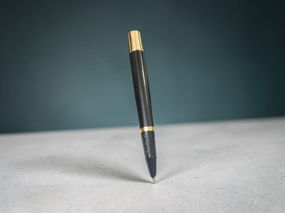 Dikawen 8006 Fountain Pen with Gold Trim