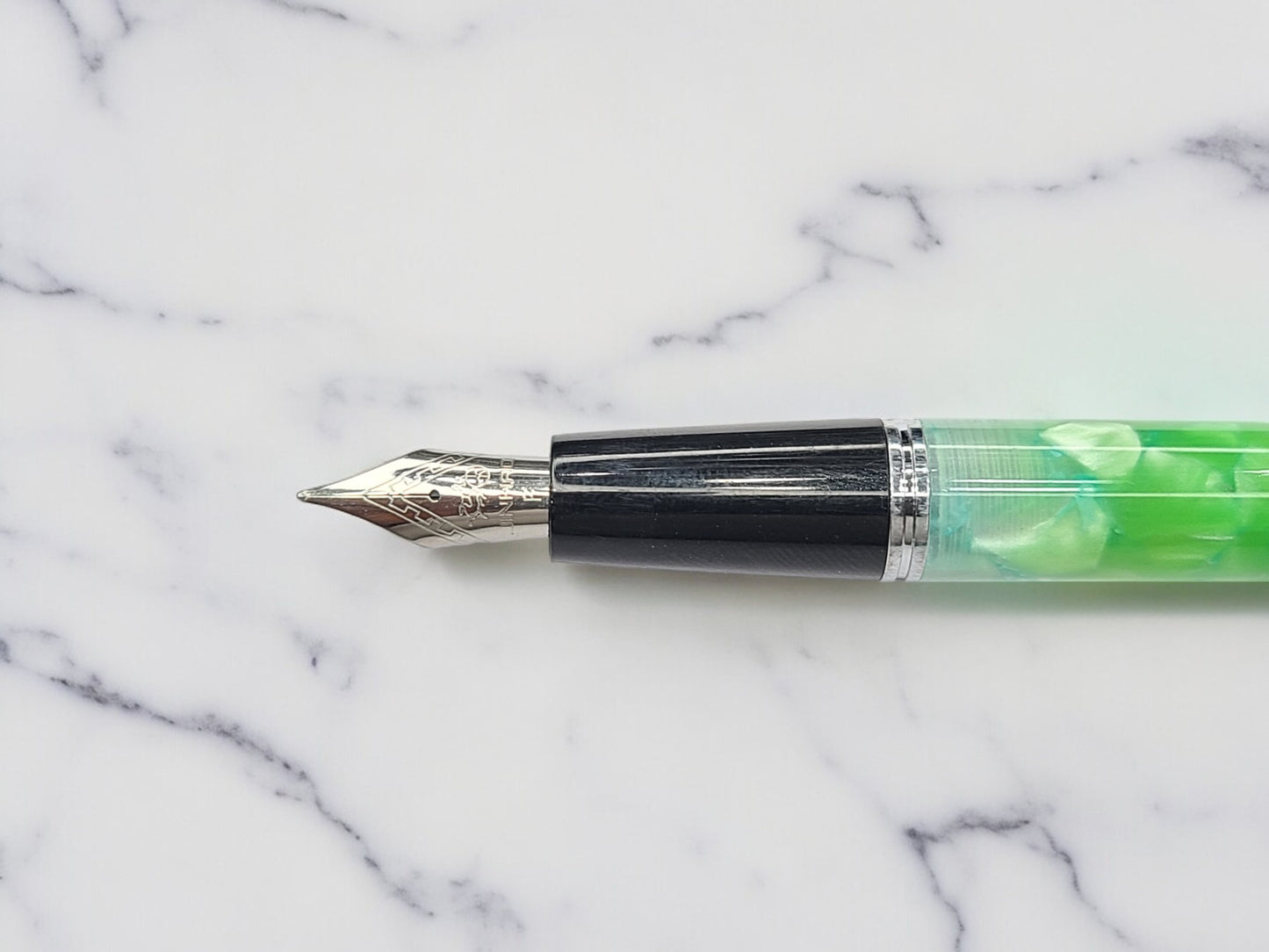 JinHao Stunning Iridescent Fountain Pen