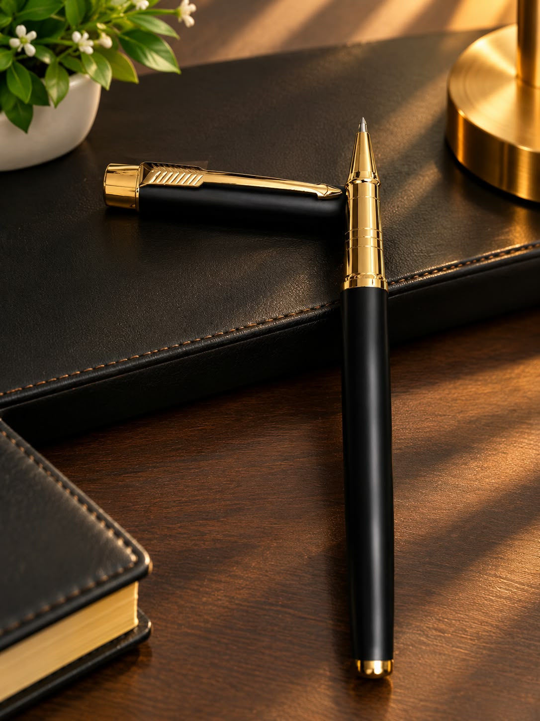 Dikawen 544 Matte Black & Gold Roller Ball Pen