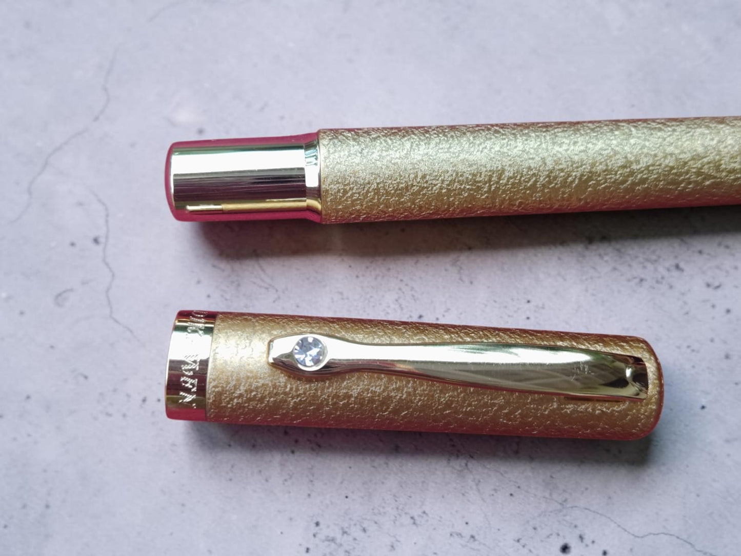 Dikawen K9 Rock Marbled Gold Jewel Designer Fountain Pen