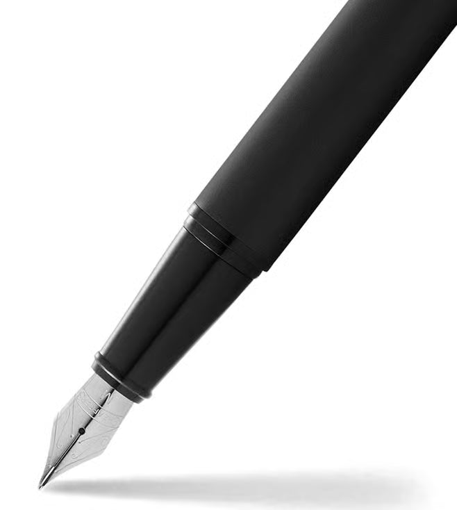 sheaffers 300  Fountain Pen - Matte Black Lacquer with Polished Black Trim M