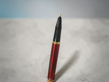 Dikawen 8006 Fountain Pen with Gold Trim
