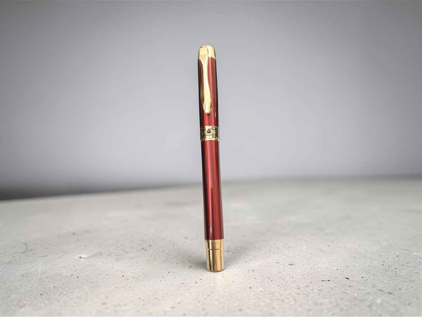 Dikawen 8006 Fountain Pen with Gold Trim
